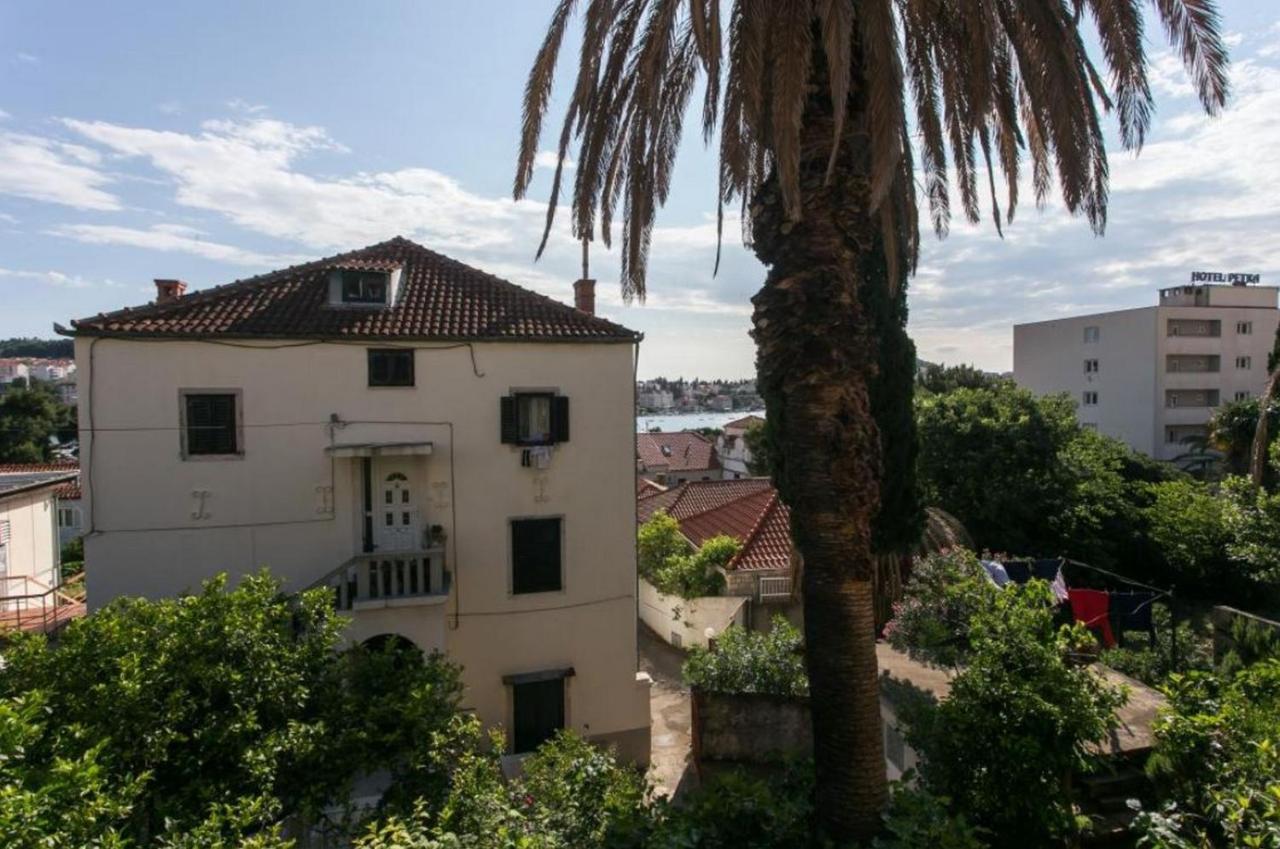Jeanny Apartment *